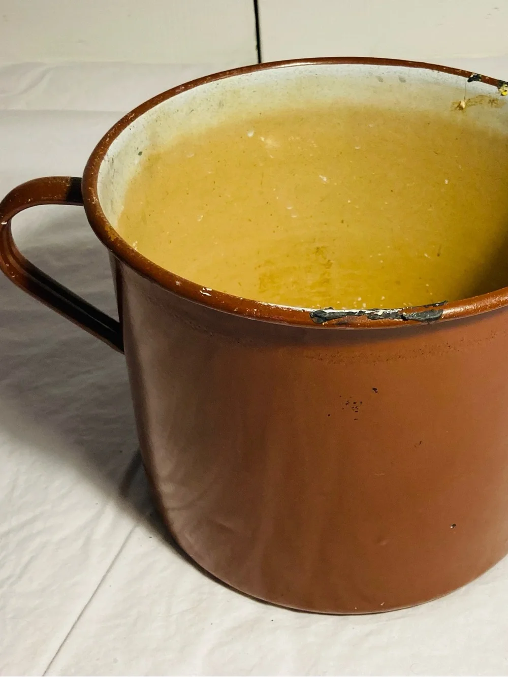 Large enamelware pot for preparing soups canning preserves etc… two handles